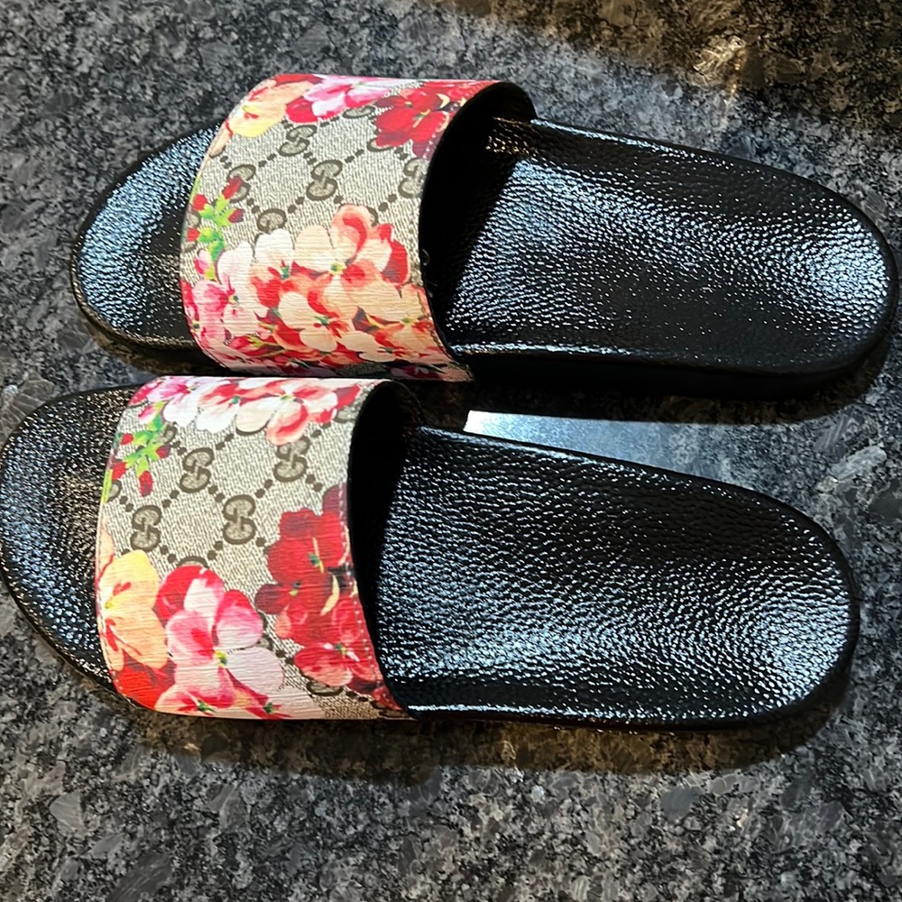 Slides size 44 never worn